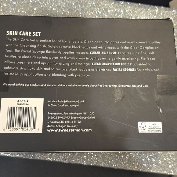 Tweezerman Skin Care Set - Picture 7 of 8